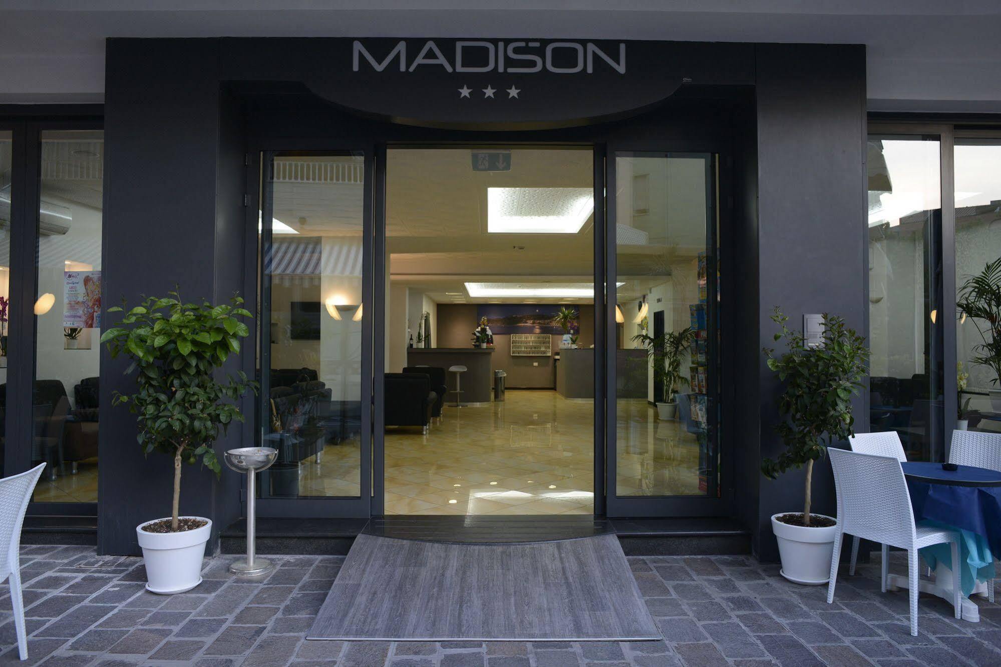 Hotel Madison Gabicce Mare Buitenkant foto