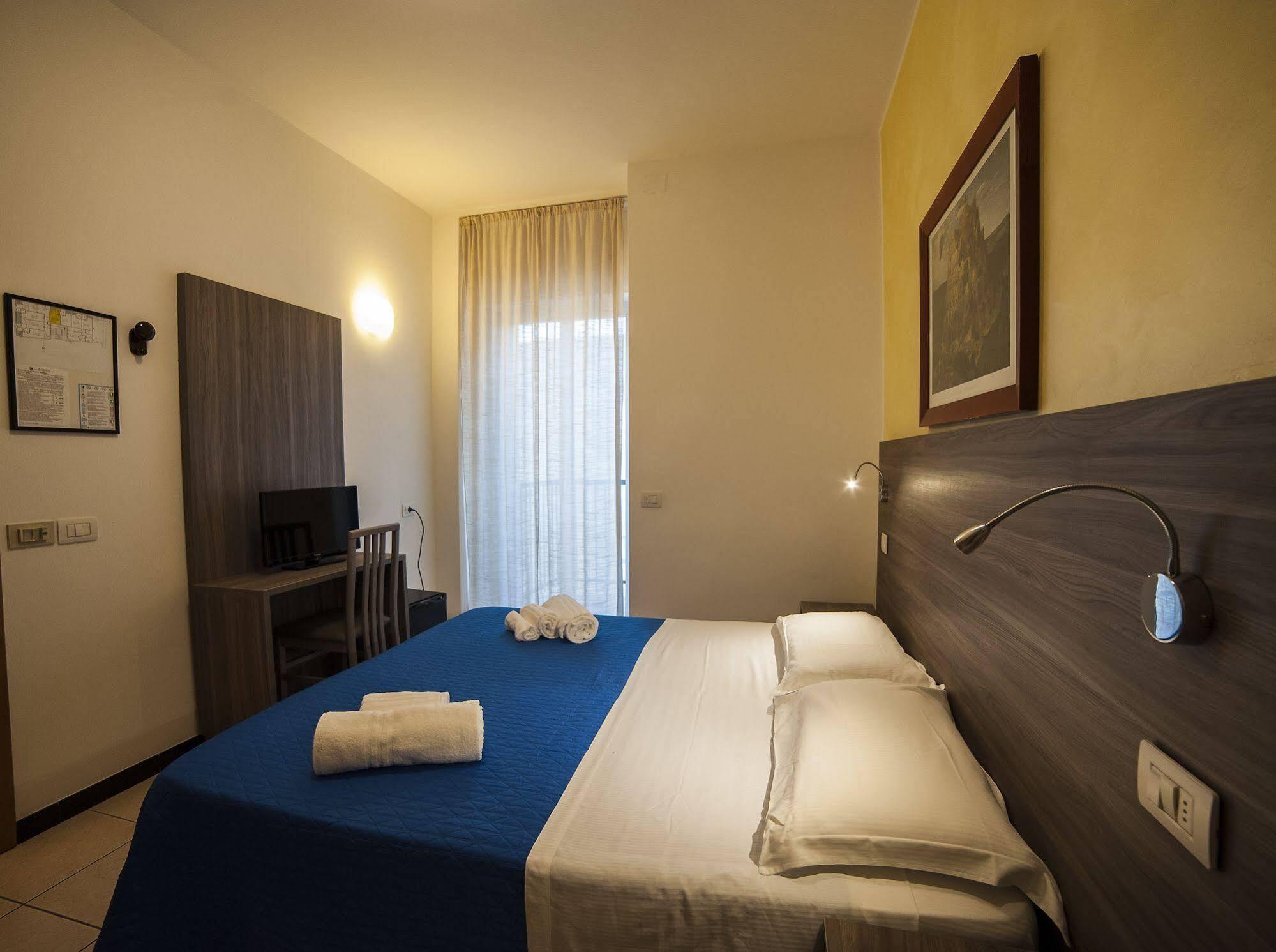 Hotel Madison Gabicce Mare Buitenkant foto