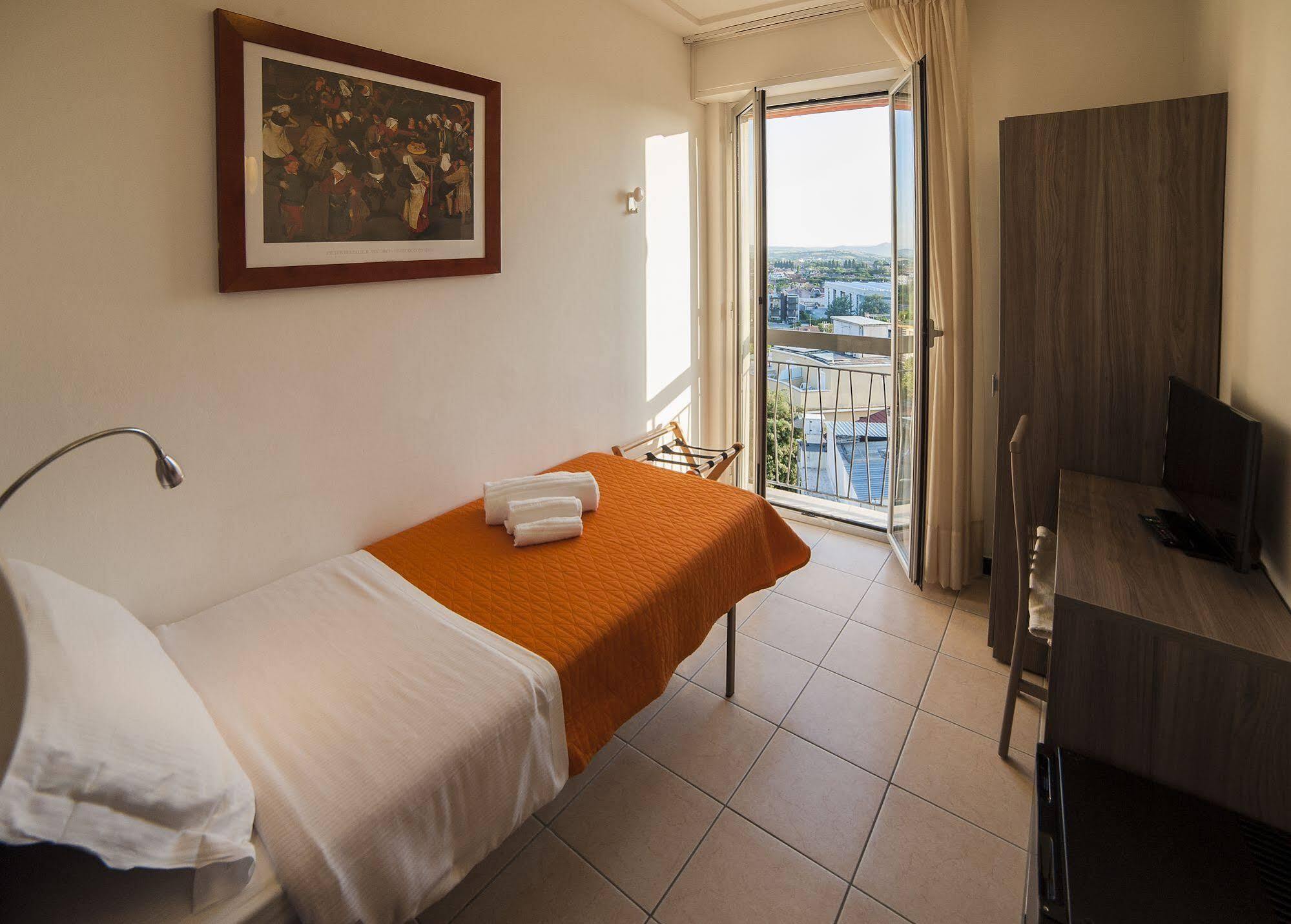 Hotel Madison Gabicce Mare Buitenkant foto
