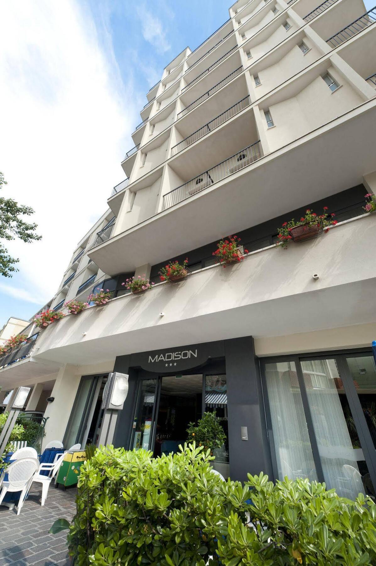 Hotel Madison Gabicce Mare Buitenkant foto
